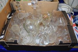 Mixed Lot: Assorted glass ware, decanters, dessert dishes etc