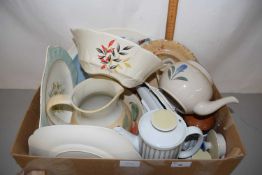 Mixed Lot: Assorted ceramics, dinner wares, jugs, bowls etc