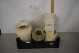 Mixed Lot: Assorted planters, ceramics and glass ware