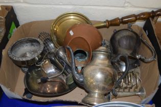 Quantity of assorted metal wares to include small warming pan, copper quart jug, EPNS and others