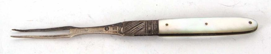 A Georgian silver mother of pearl travelling two prong fork, circa 1800, possibly Campaign, 7.5cm
