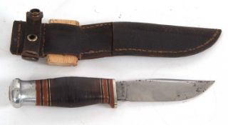 Wade & Butcher Wallaby hunting knife with leather grip and sheath, 19cm long