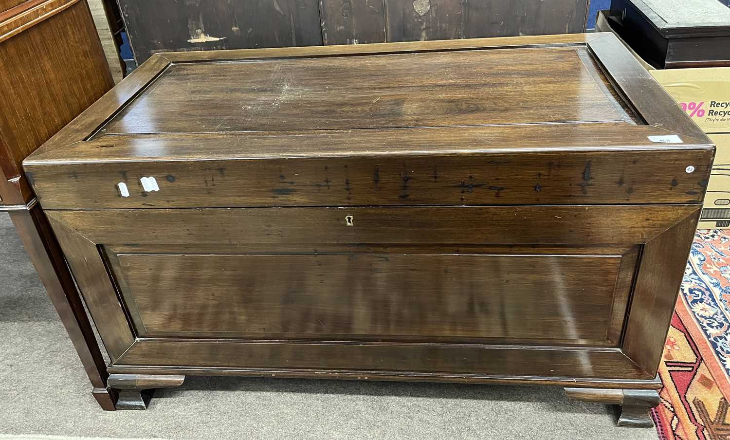 A 20th Century mahogany and camphor wood blanket box, 101cm wide (Item 43 on vendor list) - Image 3 of 5