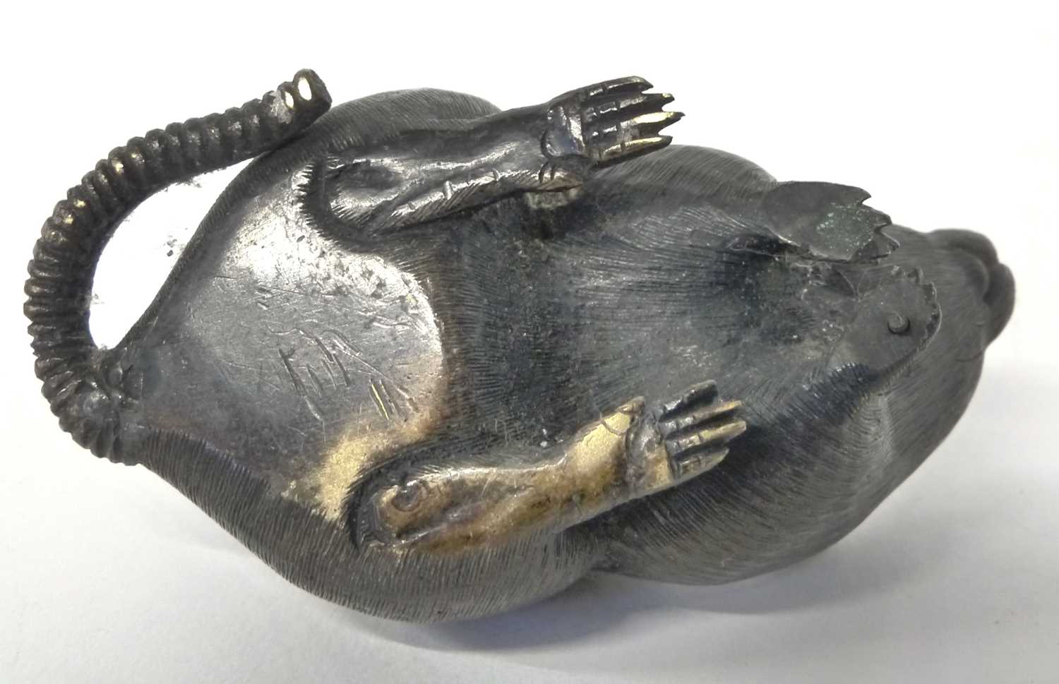 Small Oriental Bronze model of a Rat - Image 6 of 7