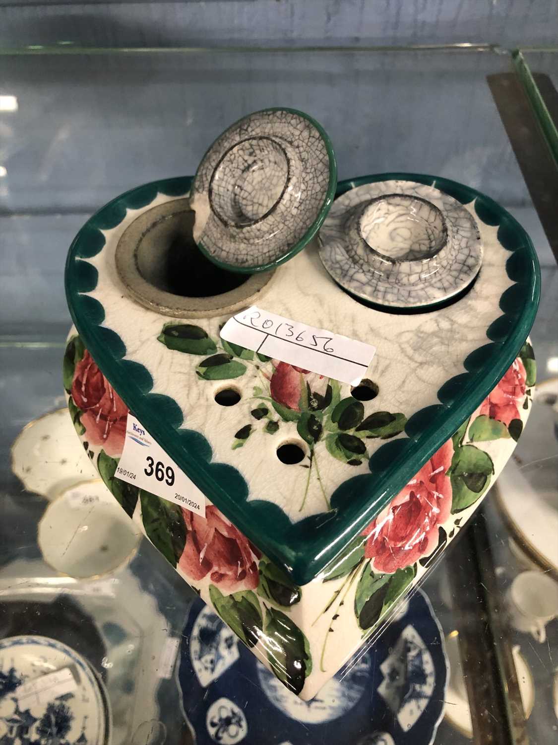 A Wemyss heart shaped ink well decorated with cabbage roses in typical fashion with two ink wells - Image 3 of 5