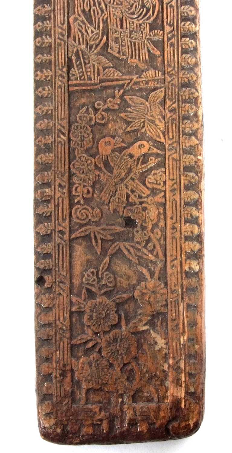 An antique Chinese wooden printing block decorated with figures, birds and foliage, 45 x 9cm - Image 4 of 7