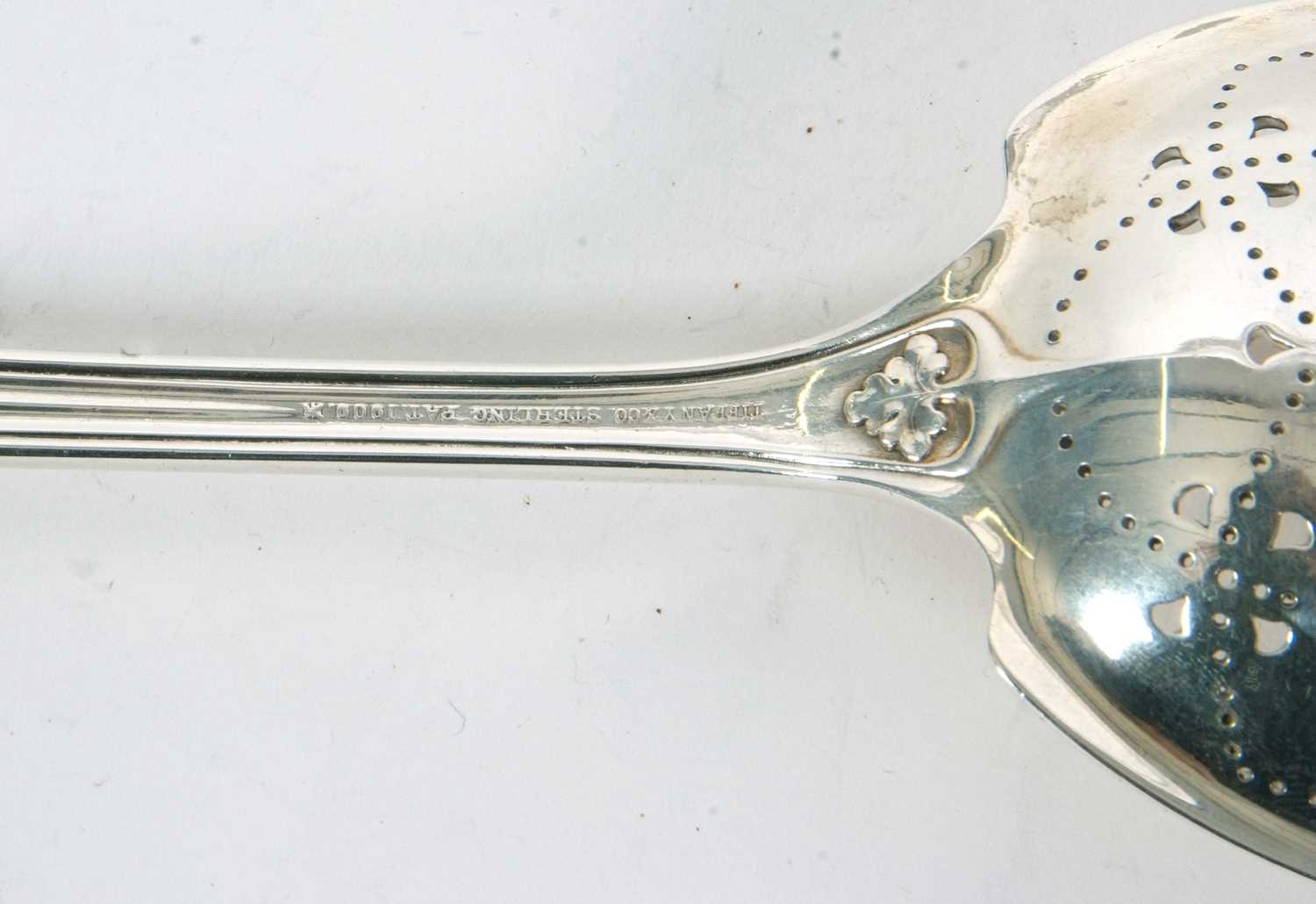 A Tiffany & Co sterling St Dunstan pattern vegetable/pea server, patent 1909, 23cm long, 122gms - Image 5 of 5