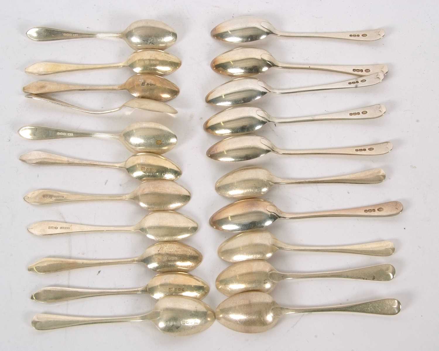 Mixed Lot: Silver teaspoons including a set of six Old English pattern examples, Sheffield 1923, - Image 2 of 4