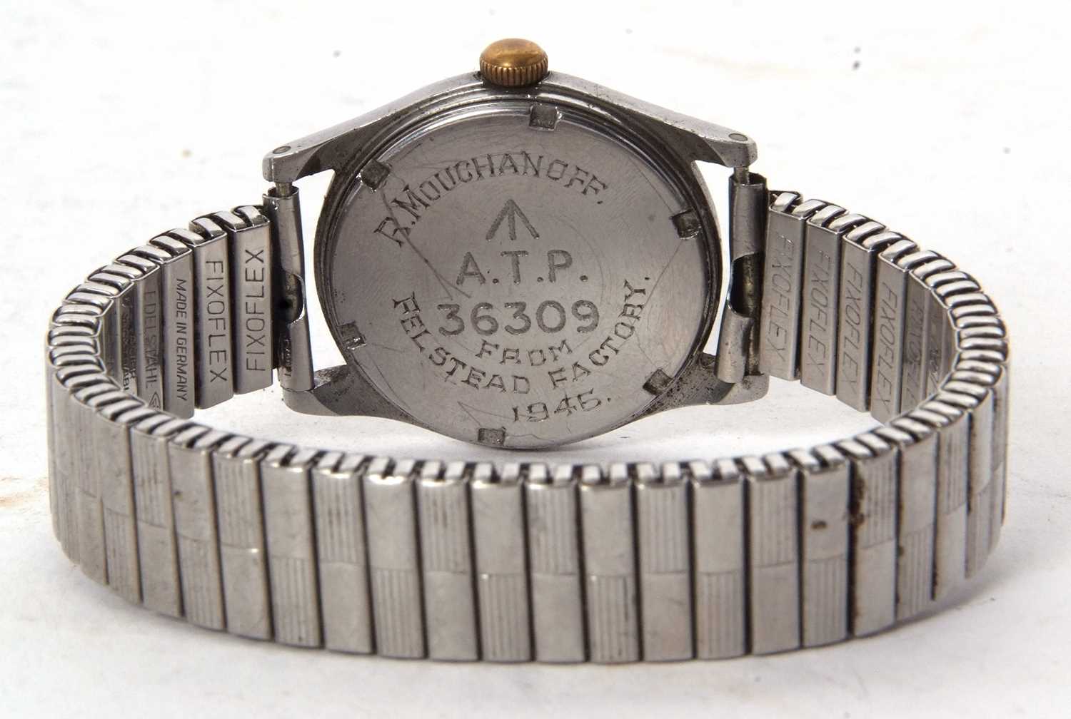 A vintage gents military wristwatch, the watch has a stainless steel case and expanding bracelet, it - Image 3 of 5