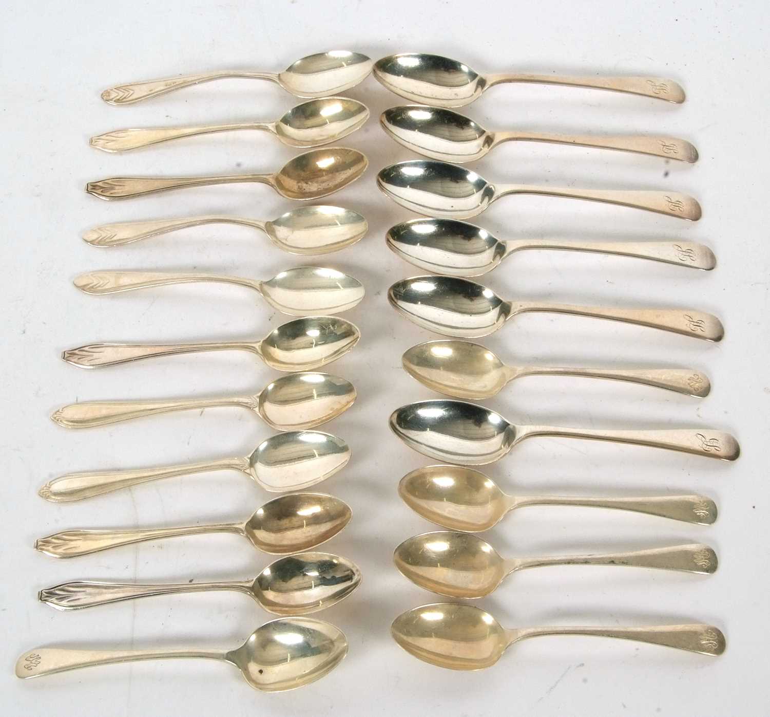 Mixed Lot: Silver teaspoons including a set of six Old English pattern examples, Sheffield 1923,