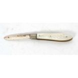 An early 20th Century small mother of pearl handled and silver bladed folding fruit knife, Sheffield