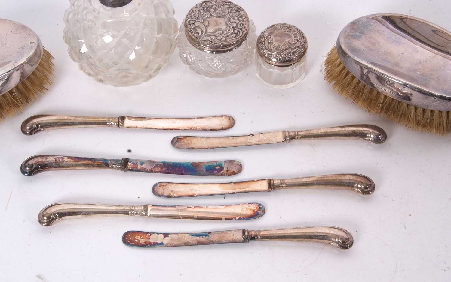 Mixed Lot: Two silver mounted clothes brushes Birmingham 1948/50, makers mark for W & G Bros Ltd, - Image 3 of 4