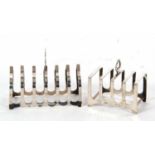 Mixed Lot: George VI silver toast rack of lancet shape, six divisions with central carrying