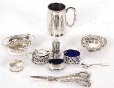 Mixed Lot: A George V silver three piece condiment set comprising a hinged lidded mustard, open
