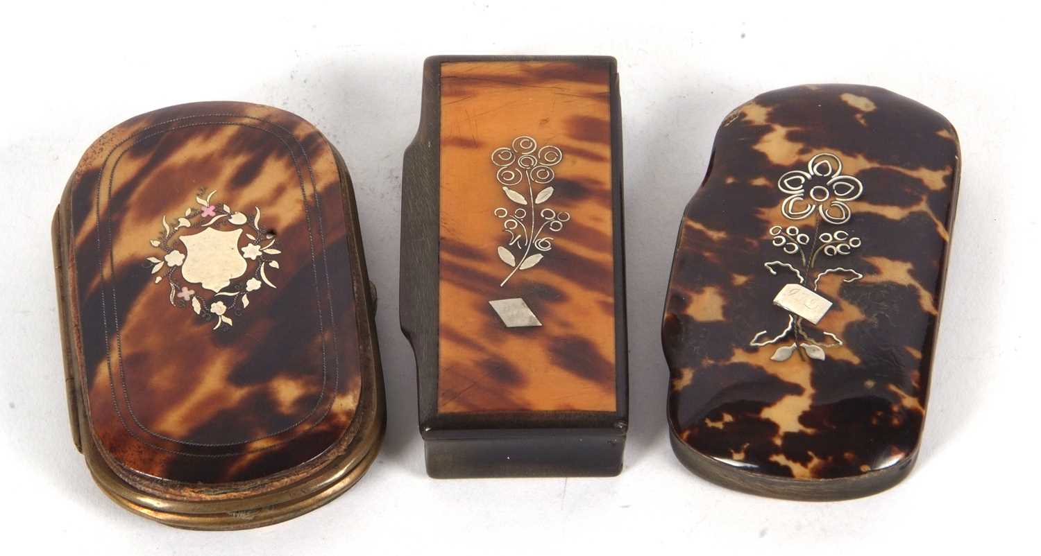 Mixed Lot: Two antique horn snuff boxes with tortoiseshell inserts to the lids, circa 1860, inlaid