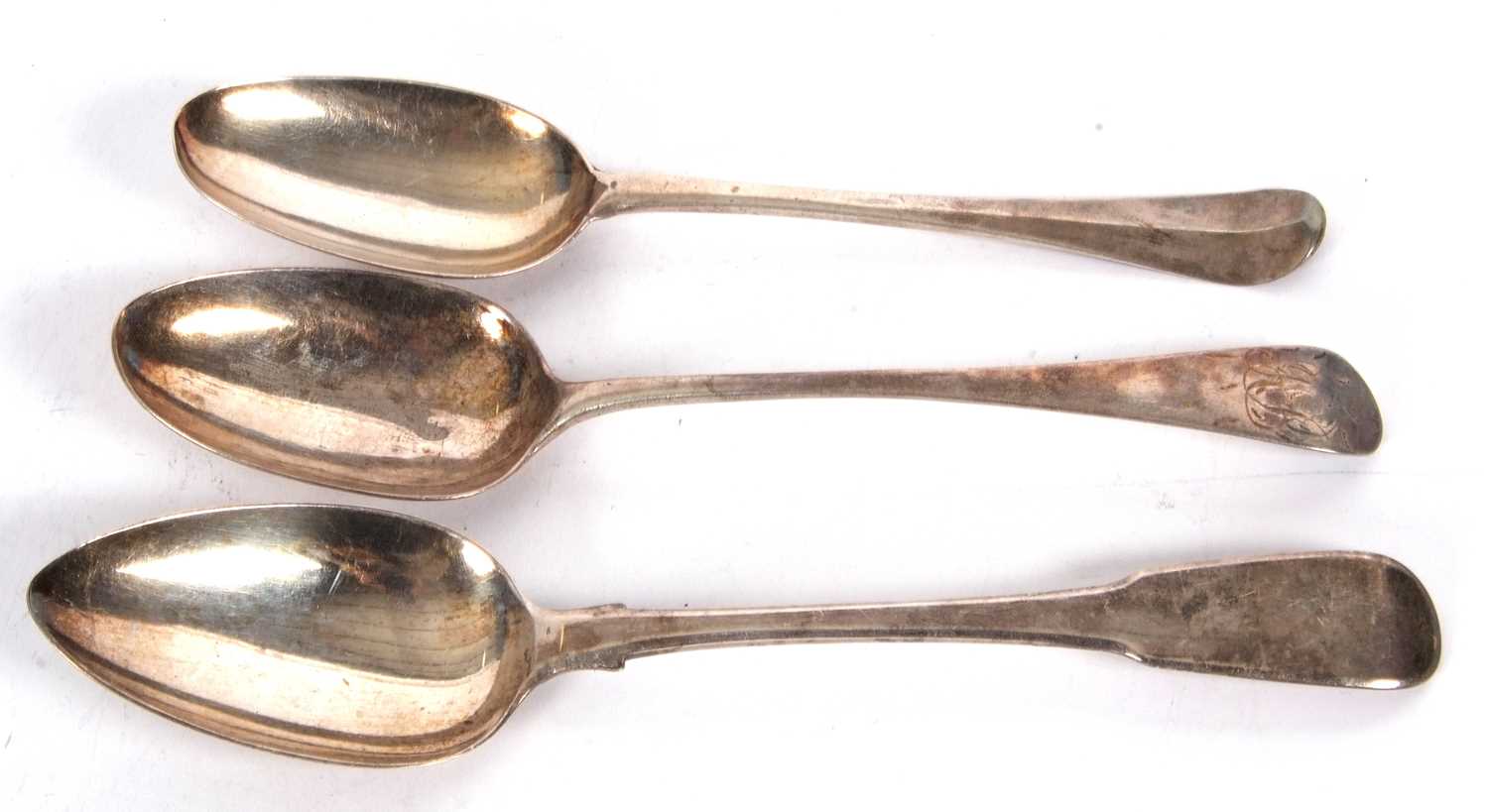 Mixed Lot: George II Hanovarian rat tail spoon, London 1725, makers mark for James Wilks, 20cm long,