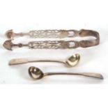 Mixed Lot: Two Georgian silver condiment spoons, fiddle pattern, London 1810 and London 1813, makers