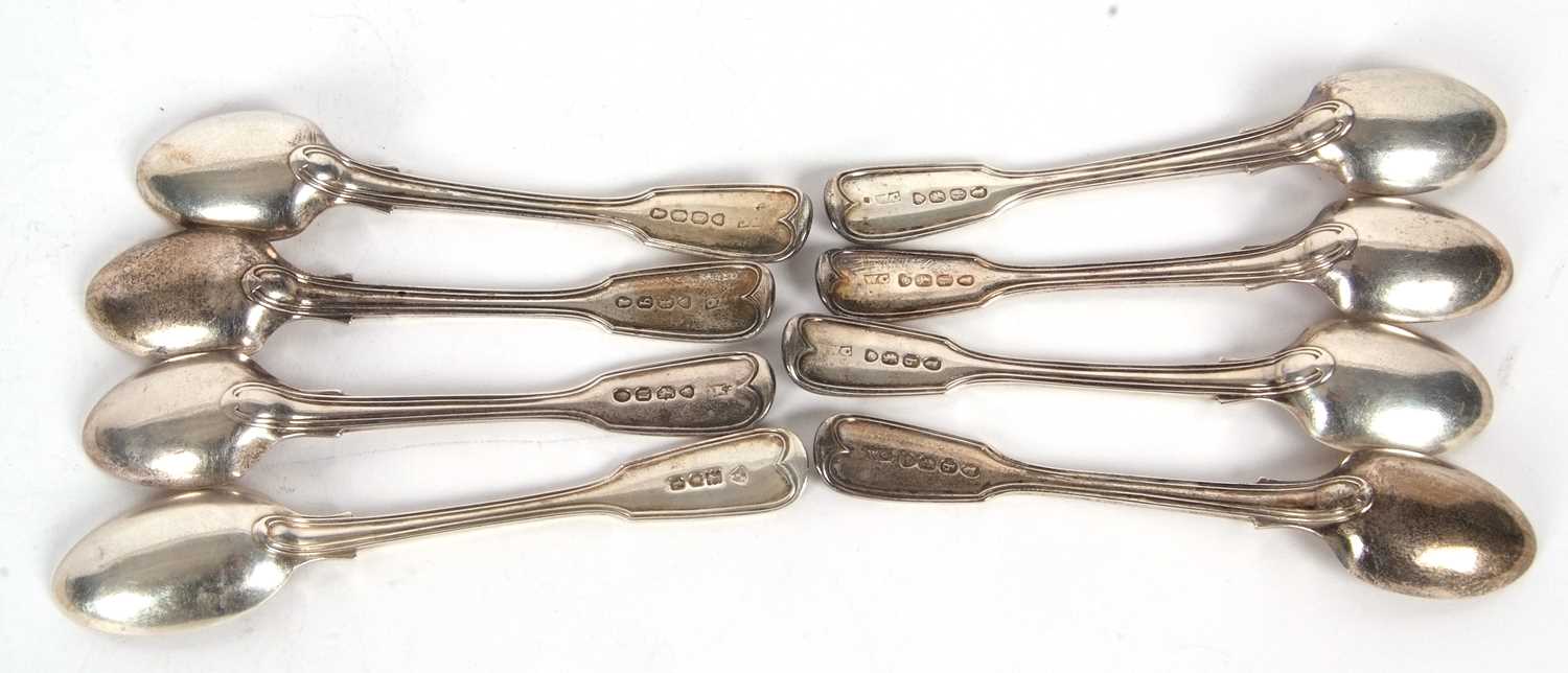 Six William IV silver teaspoons, fiddle and thread pattern, engraved with a demi-lion, London 1831 - Image 3 of 4