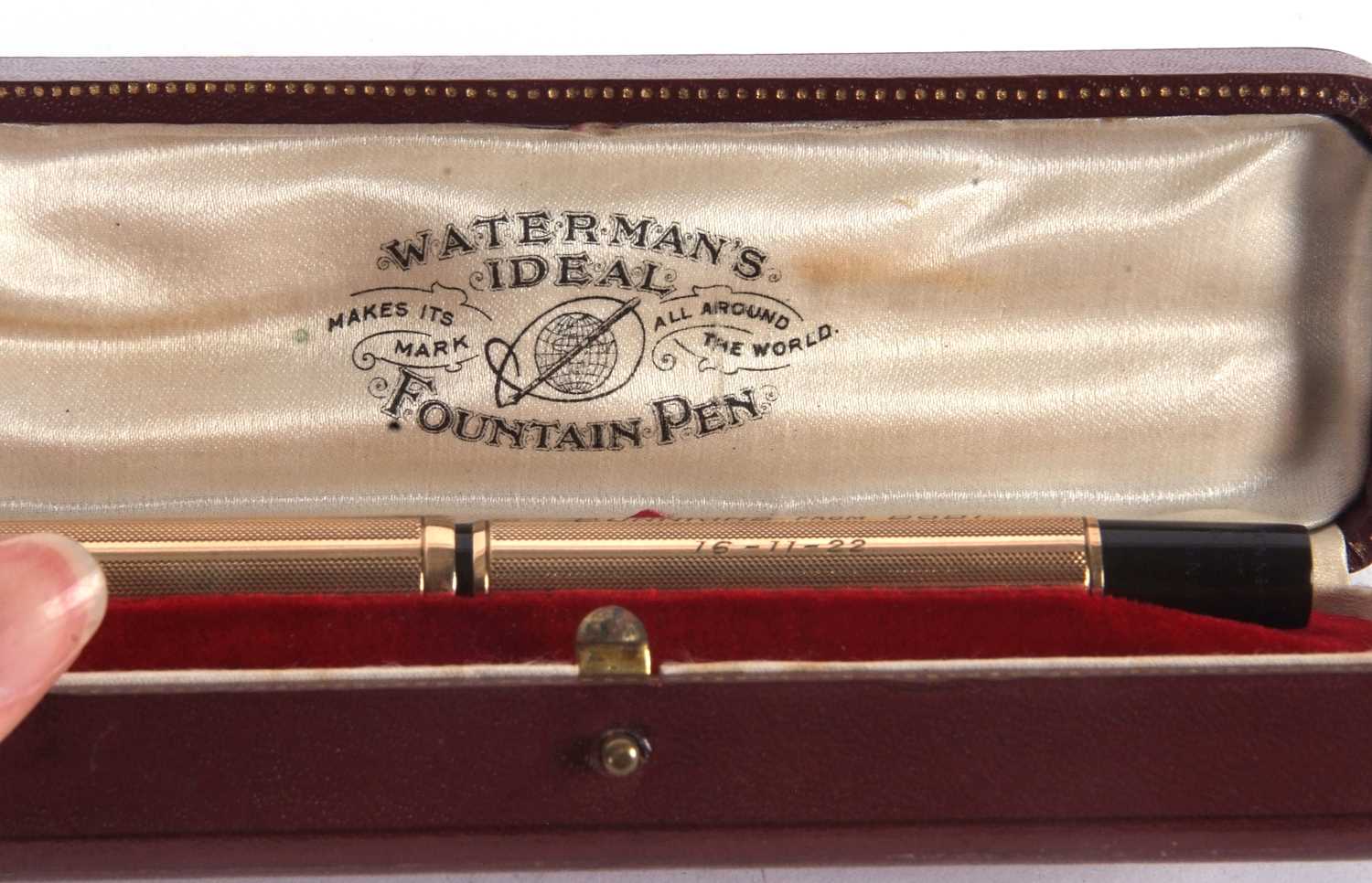 A Watermans Ideal 9ct gold cased fountain pen, engine turned decorated barrel and screw off cap, - Image 2 of 7