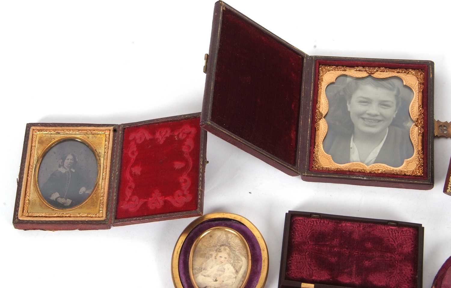 Mixed Lot: Vintage Daguerreotope photographs etc to include a vulcanite case double Daguerreotope of - Image 9 of 10