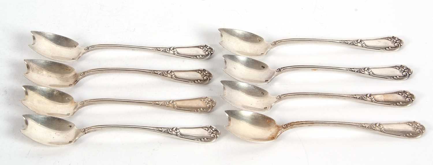 Eight continental white metal fruit spoons, 198gms - Image 3 of 6