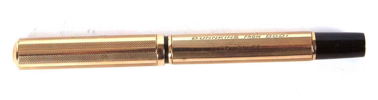 A Watermans Ideal 9ct gold cased fountain pen, engine turned decorated barrel and screw off cap, - Image 3 of 7