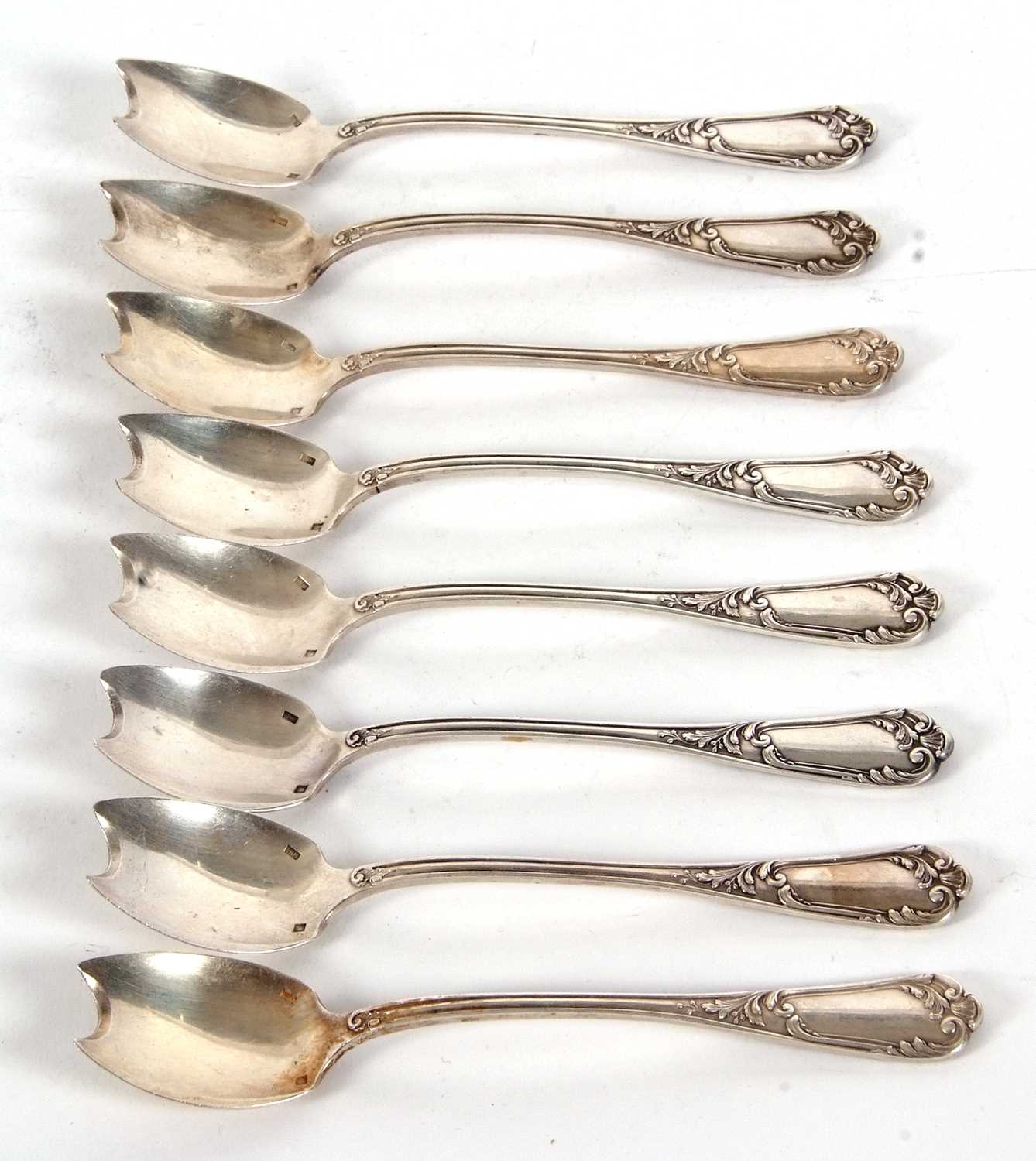 Eight continental white metal fruit spoons, 198gms