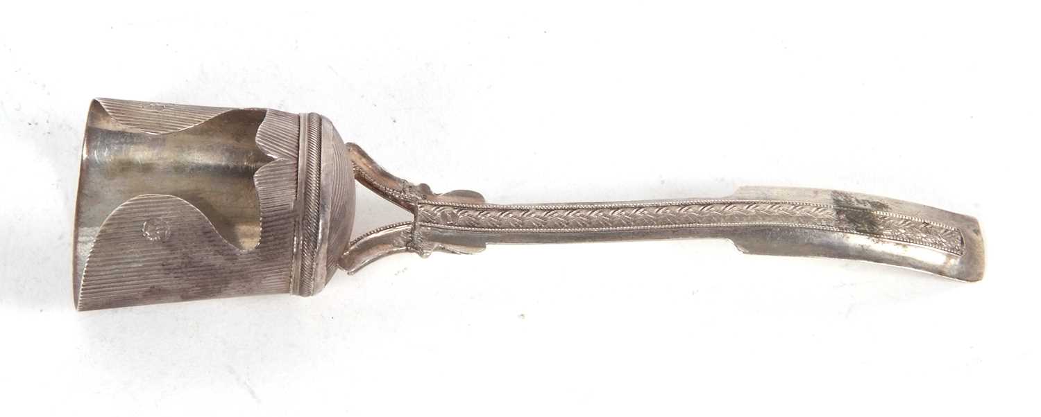 Dutch silver caddy spoon circa 1840, 10.5cm long, handlle (a/f)