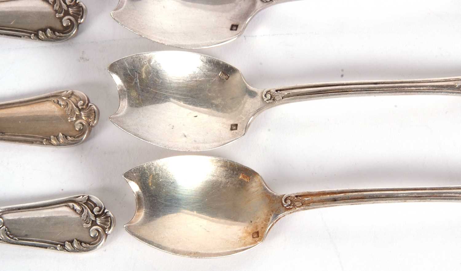 Eight continental white metal fruit spoons, 198gms - Image 5 of 6
