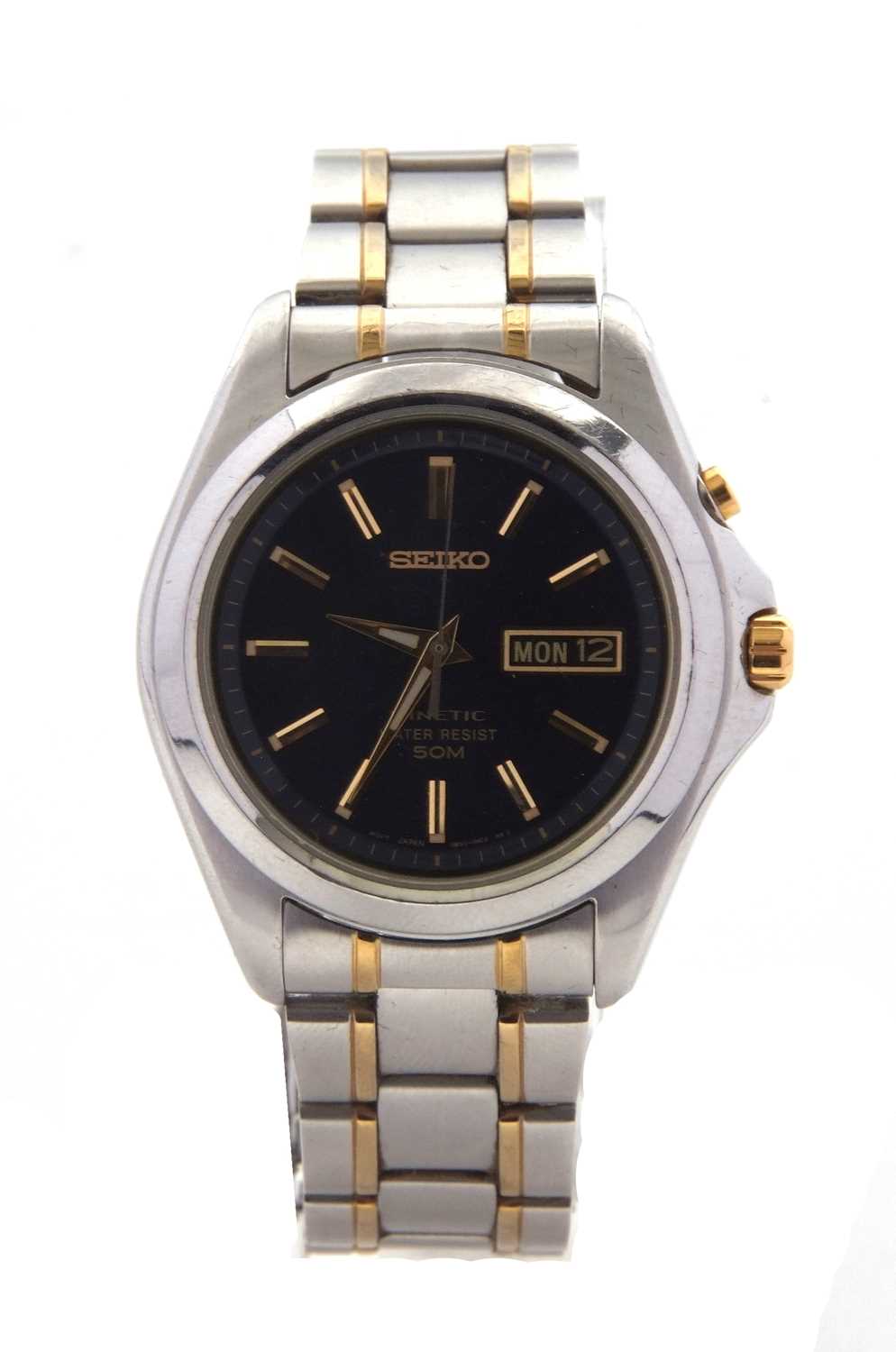 A Seiko Kinetic automatic gents wristwatch, the watch has a kinetic movement, blue dial with gold