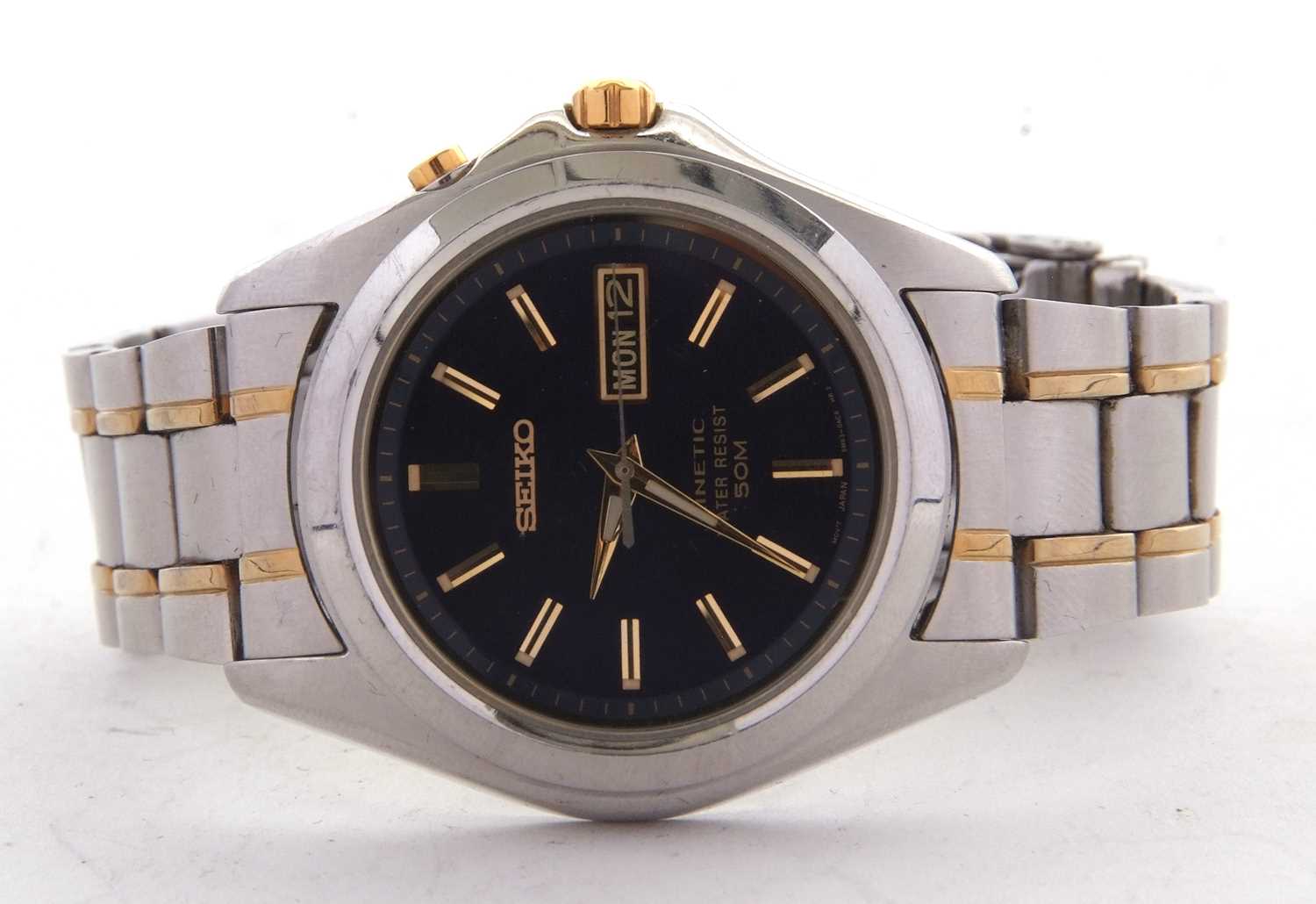 A Seiko Kinetic automatic gents wristwatch, the watch has a kinetic movement, blue dial with gold - Image 2 of 4