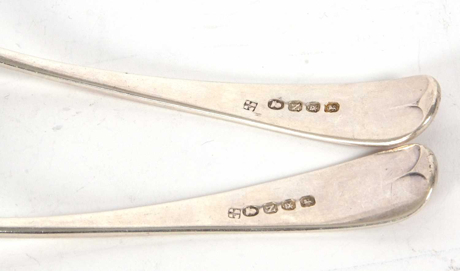 A pair of George III silver sauce ladles with Old English pattern, hallmarked London 1808, makers - Image 3 of 3