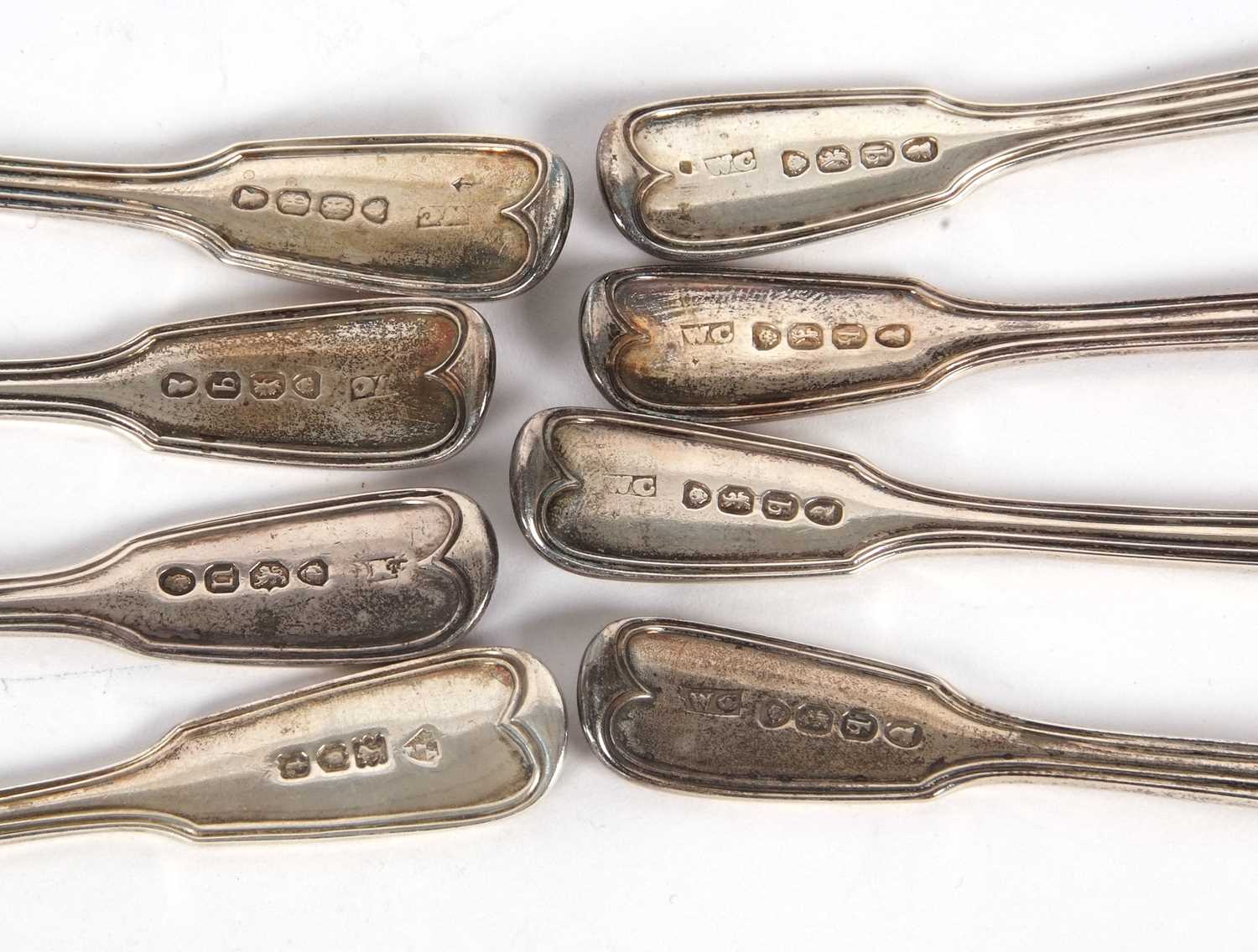 Six William IV silver teaspoons, fiddle and thread pattern, engraved with a demi-lion, London 1831 - Image 4 of 4