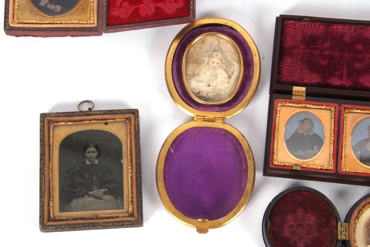 Mixed Lot: Vintage Daguerreotope photographs etc to include a vulcanite case double Daguerreotope of - Image 5 of 10