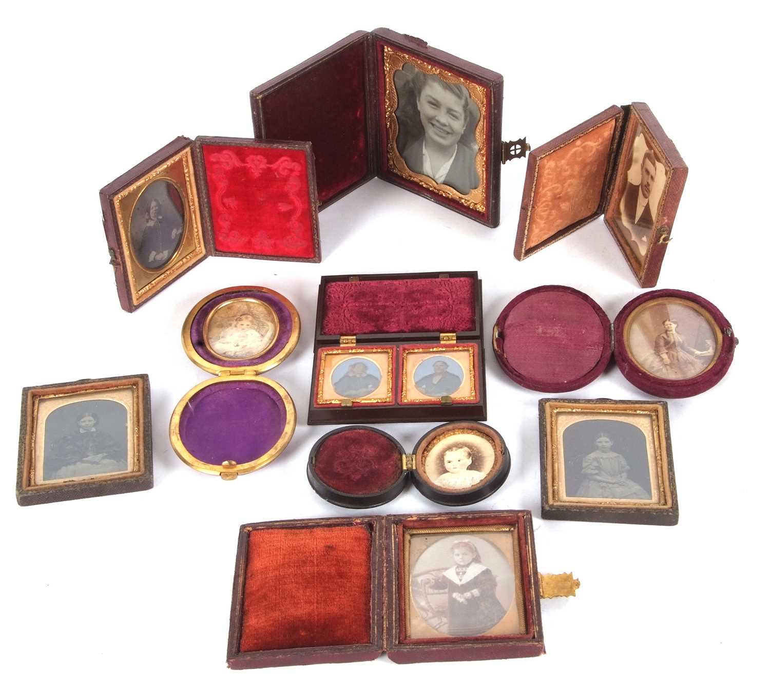 Mixed Lot: Vintage Daguerreotope photographs etc to include a vulcanite case double Daguerreotope of - Image 2 of 10