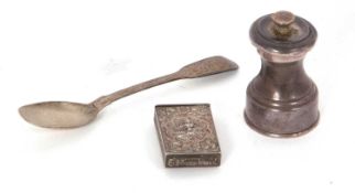 Mixed Lot: Victorian fiddle and thread pattern teaspoon, a silver cased pepper mill (a/f), a 19th