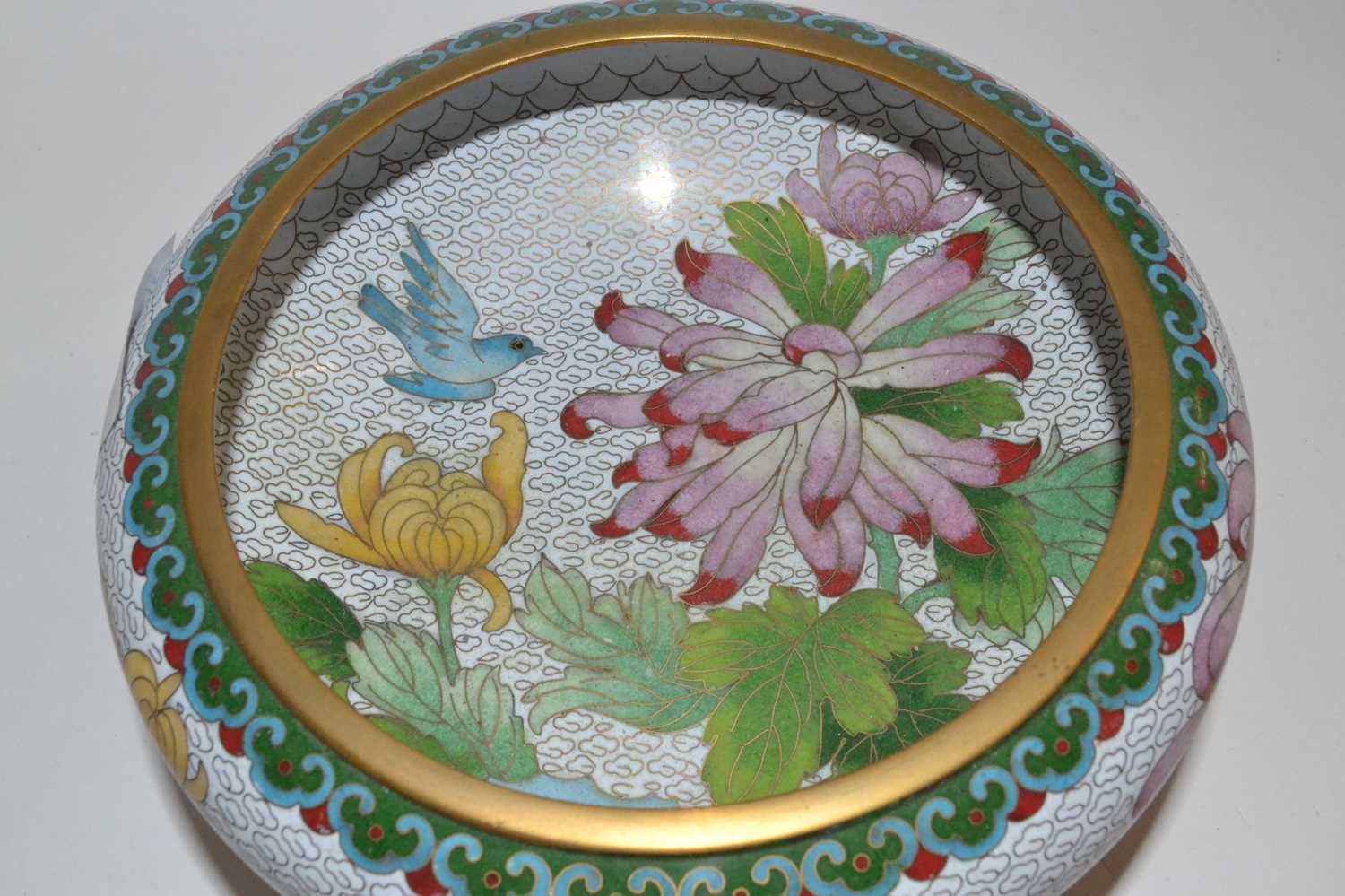 A modern Cloisonne bowl and stand, the bowl decorated with a floral design, 18cm high - Image 3 of 4