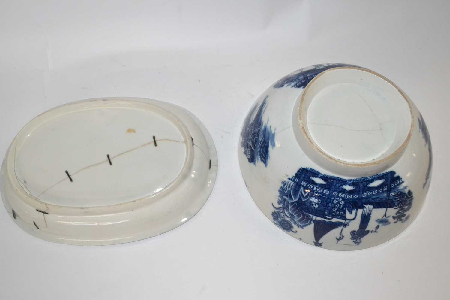 A large 18th Century Caughley bowl with the fisherman pattern together with a further oval shaped - Image 3 of 3