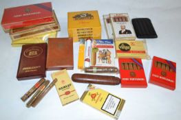 A quantity of cigars to include a singel Romeo Y Julietta, Siglo II, Monte Cristo Puritos,