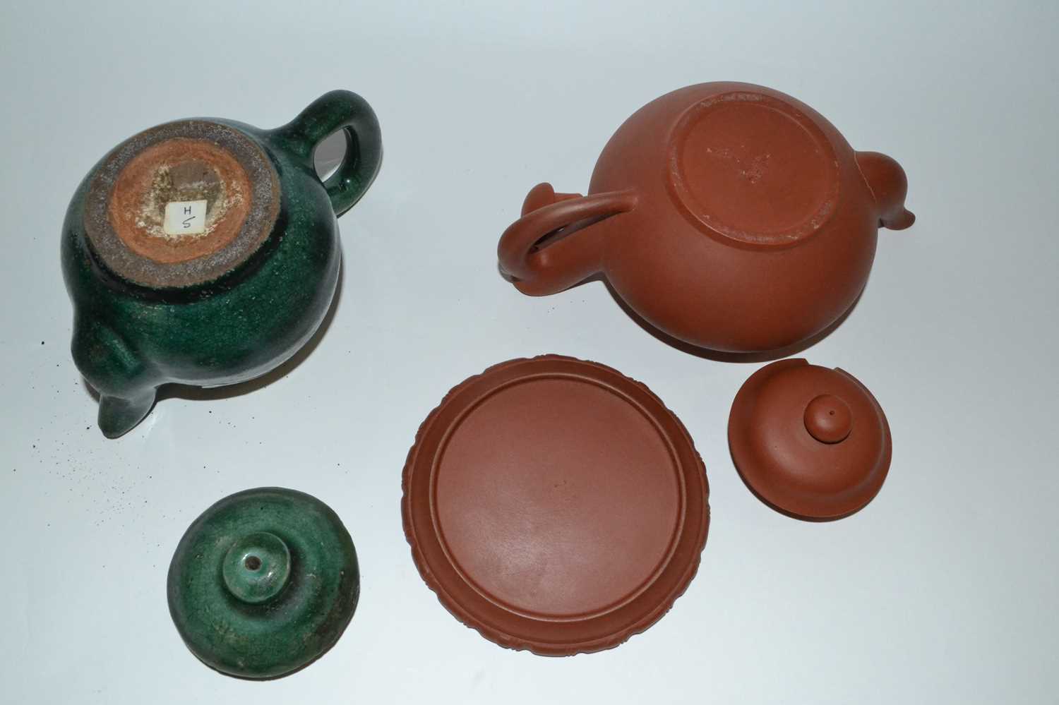 A Chinese pottery green glazed teapot together with a Yixing style teapot marked Haiphong, Vietnam - Image 4 of 8