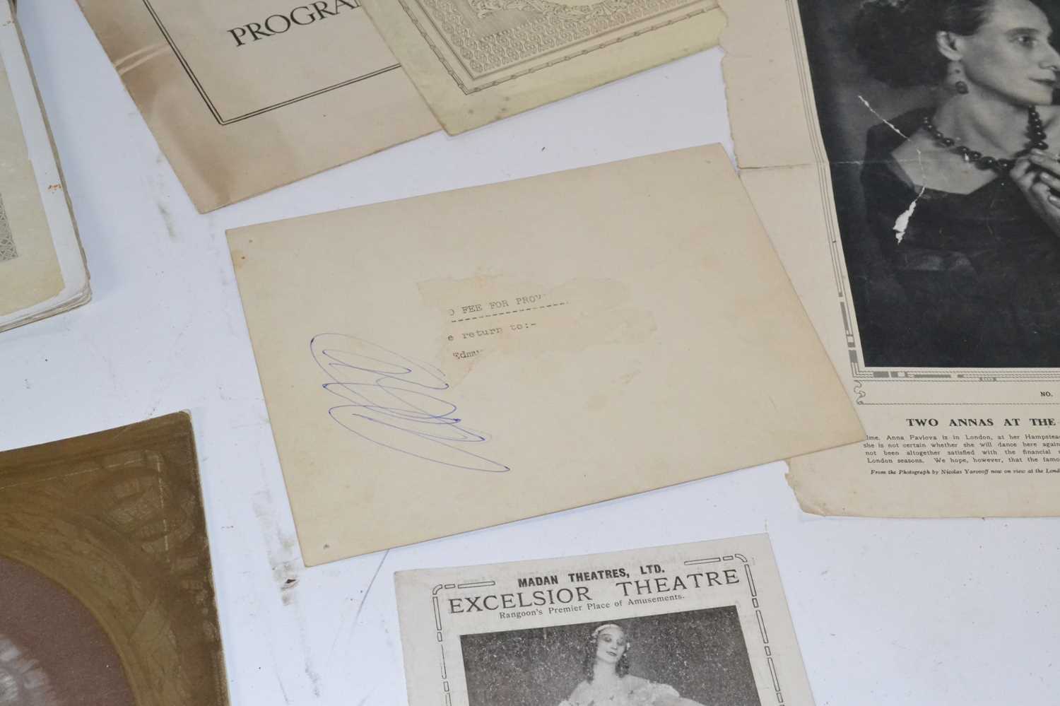 A folder containing a quantity of ballet ephemera, memorabilia from the 1920's including programs - Image 2 of 3