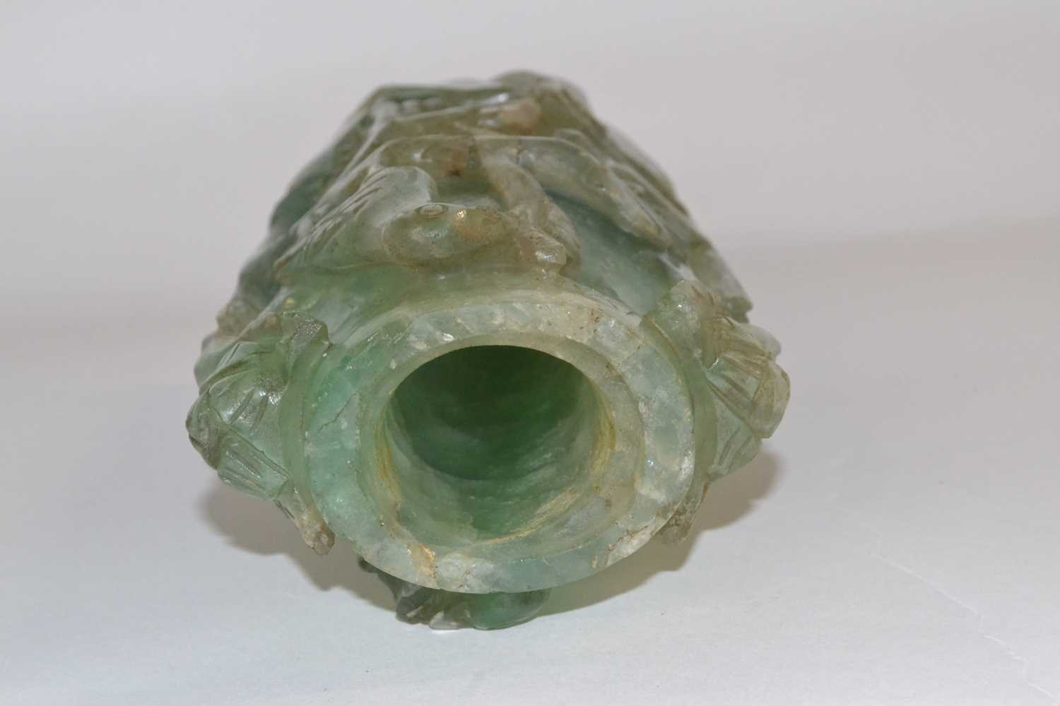 A Chinese carved quartz vase decorated in relief with carved flowers, 17cm high - Image 5 of 5