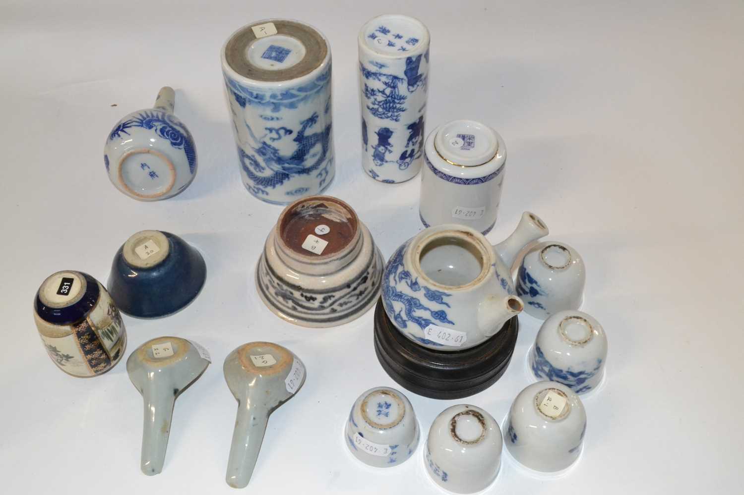 A group of Chinese porcelain wares, late 19th or early 20th Century, all with typical blue and white - Image 3 of 4