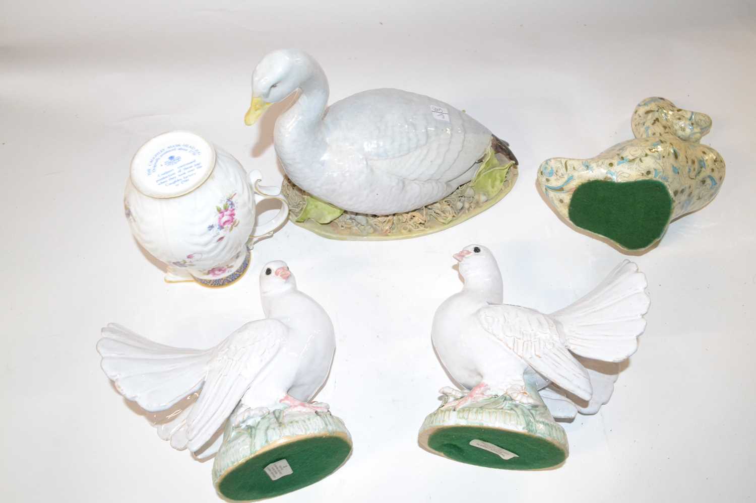 Pair of ceramic pigeons by Brenda Dennis together with a two models of ducks and a Royal Worcester - Image 4 of 4