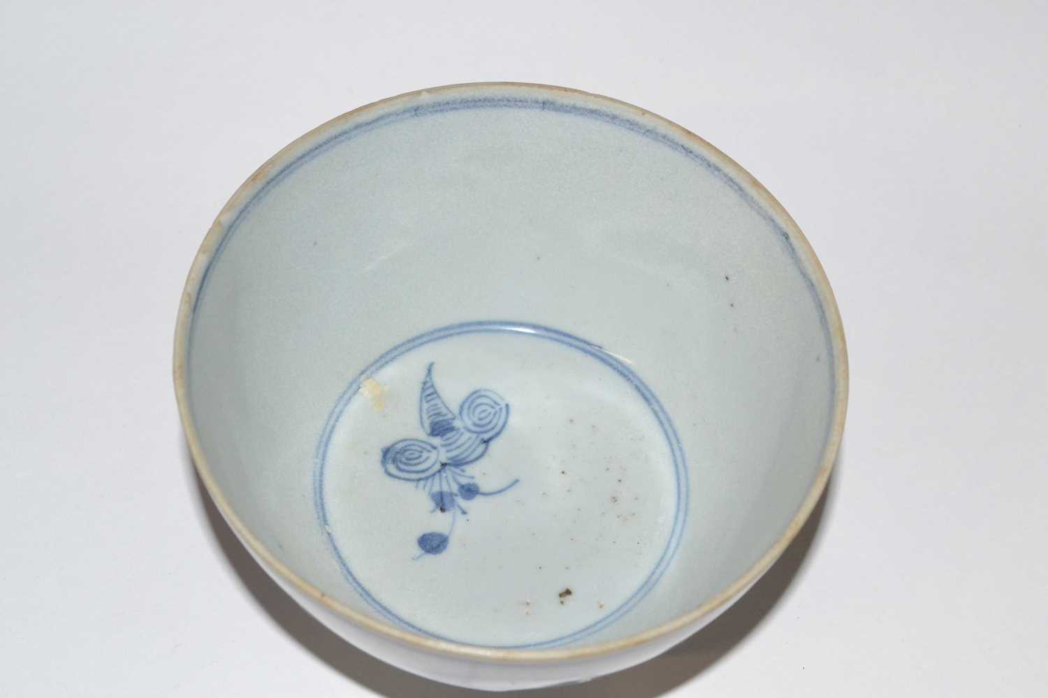 A Chinese porcelain bowl with blue and white design, four character mark to base within double - Image 2 of 3