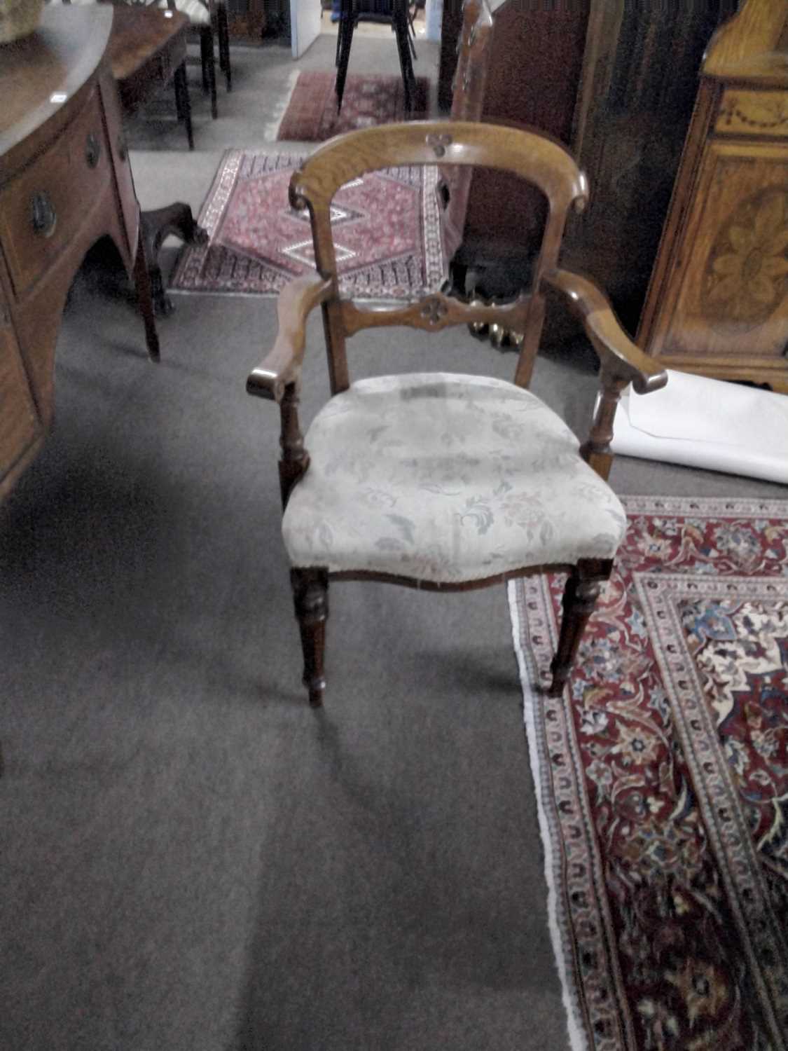 A late Victorian oak extending dining table with crank handle and two additional extension leaves, - Image 8 of 13