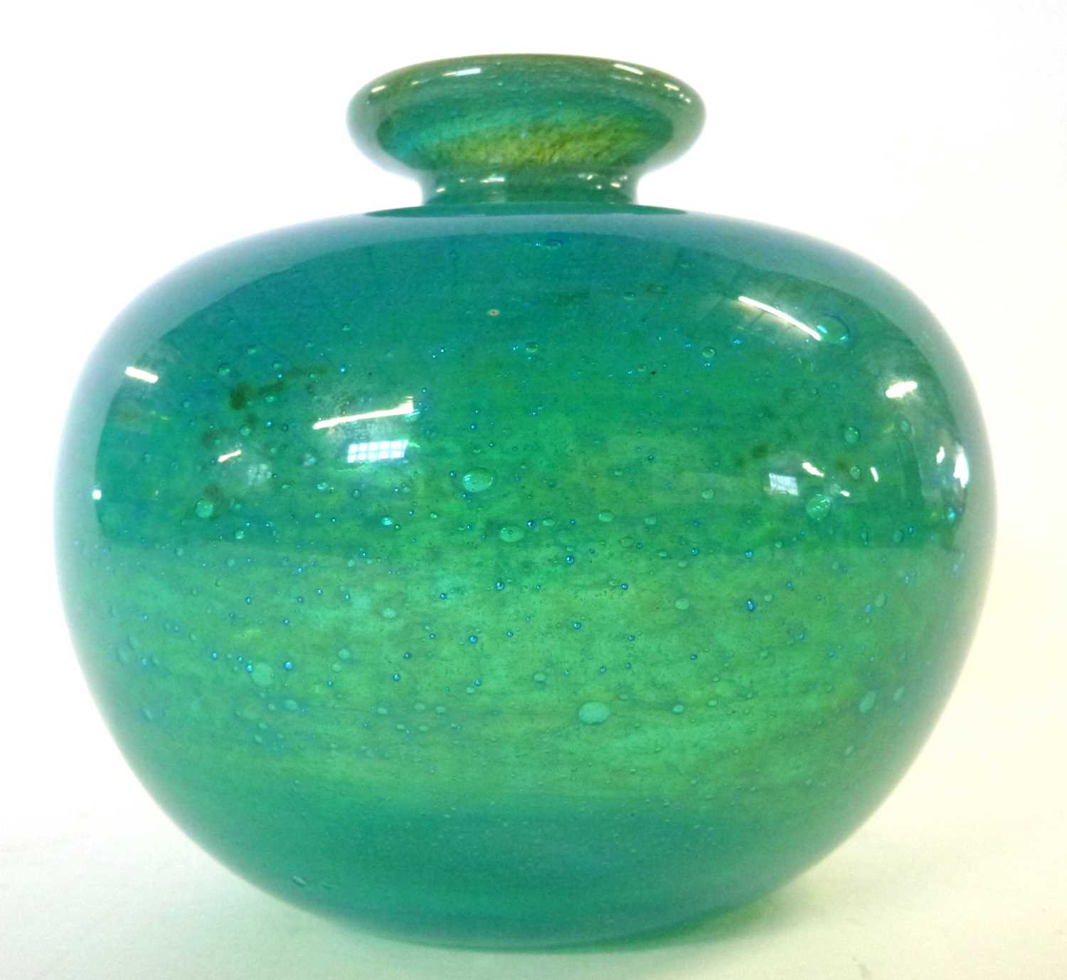 A very rare early Mdina Glass spherical vase with blue/green bubbled exterior and sandy coloured - Image 3 of 7