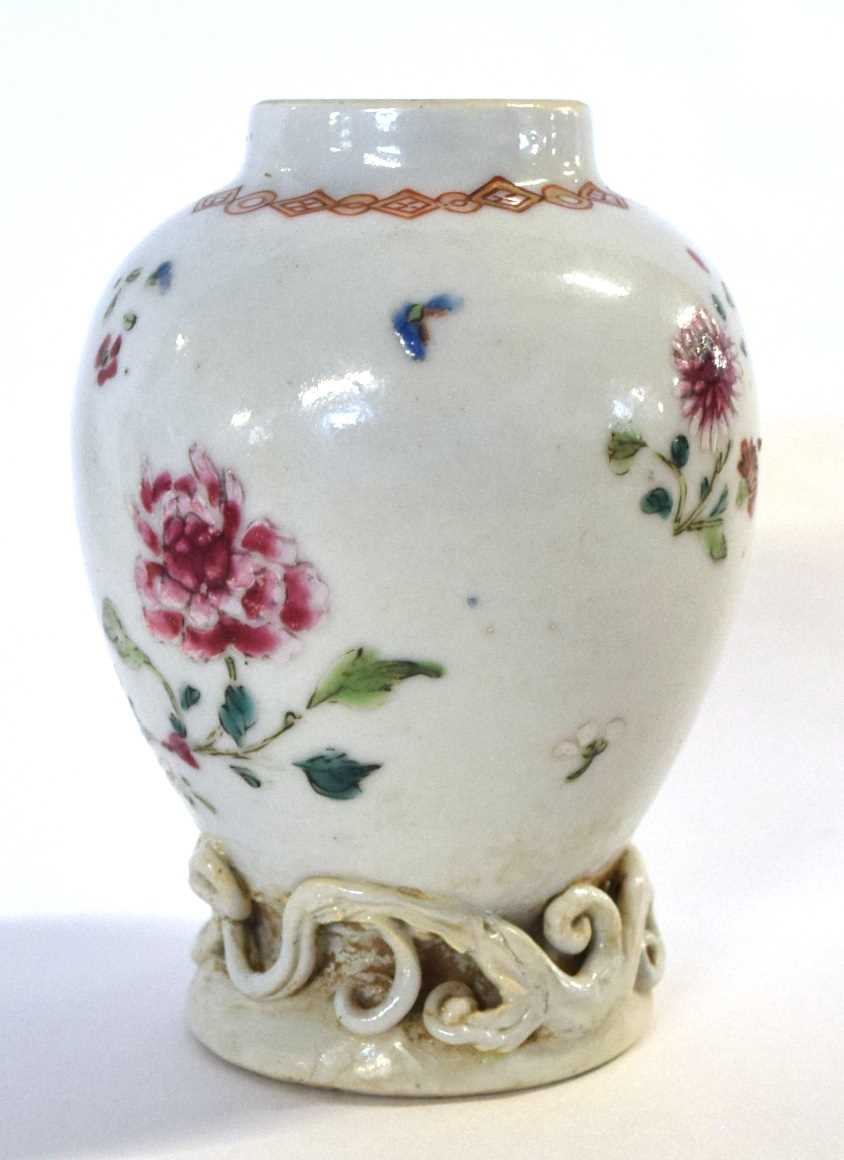 An 18th Century Chinese porcelain caddy decorated in famille rose style, 10cm high