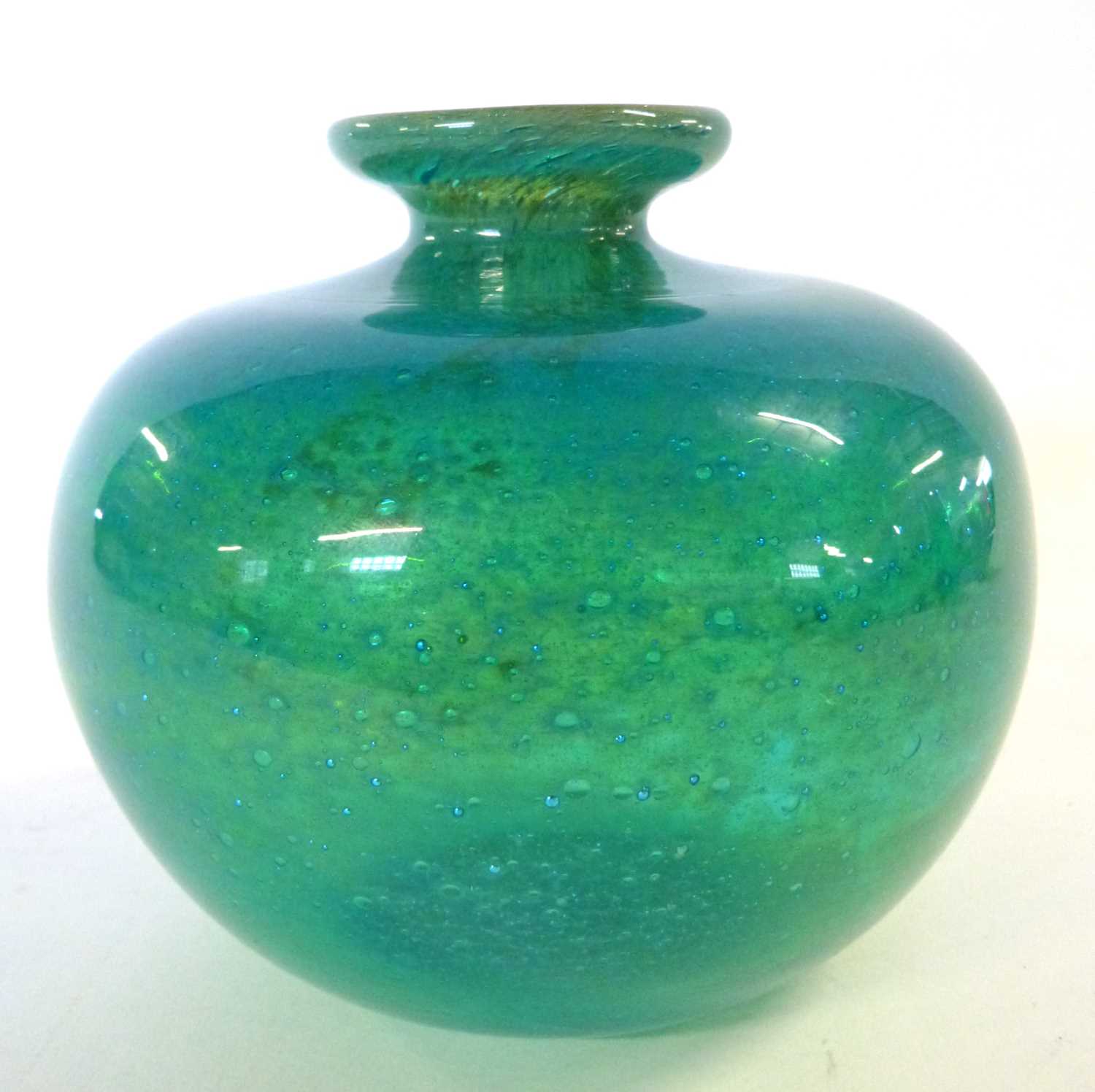 A very rare early Mdina Glass spherical vase with blue/green bubbled exterior and sandy coloured - Image 5 of 7