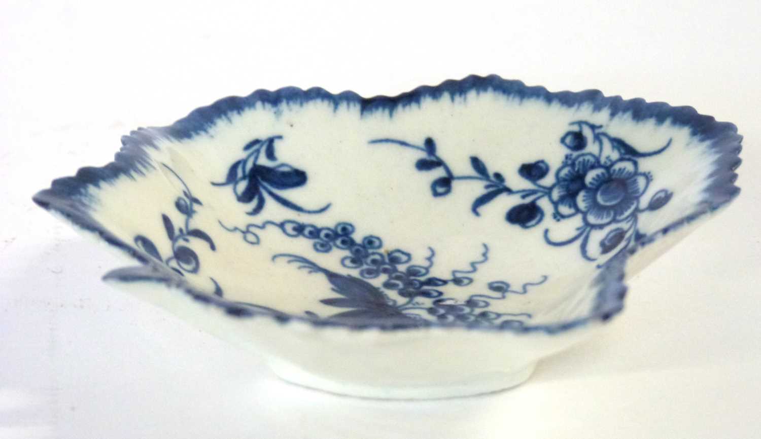 A Worcester pickle dish with floral design - Image 2 of 3